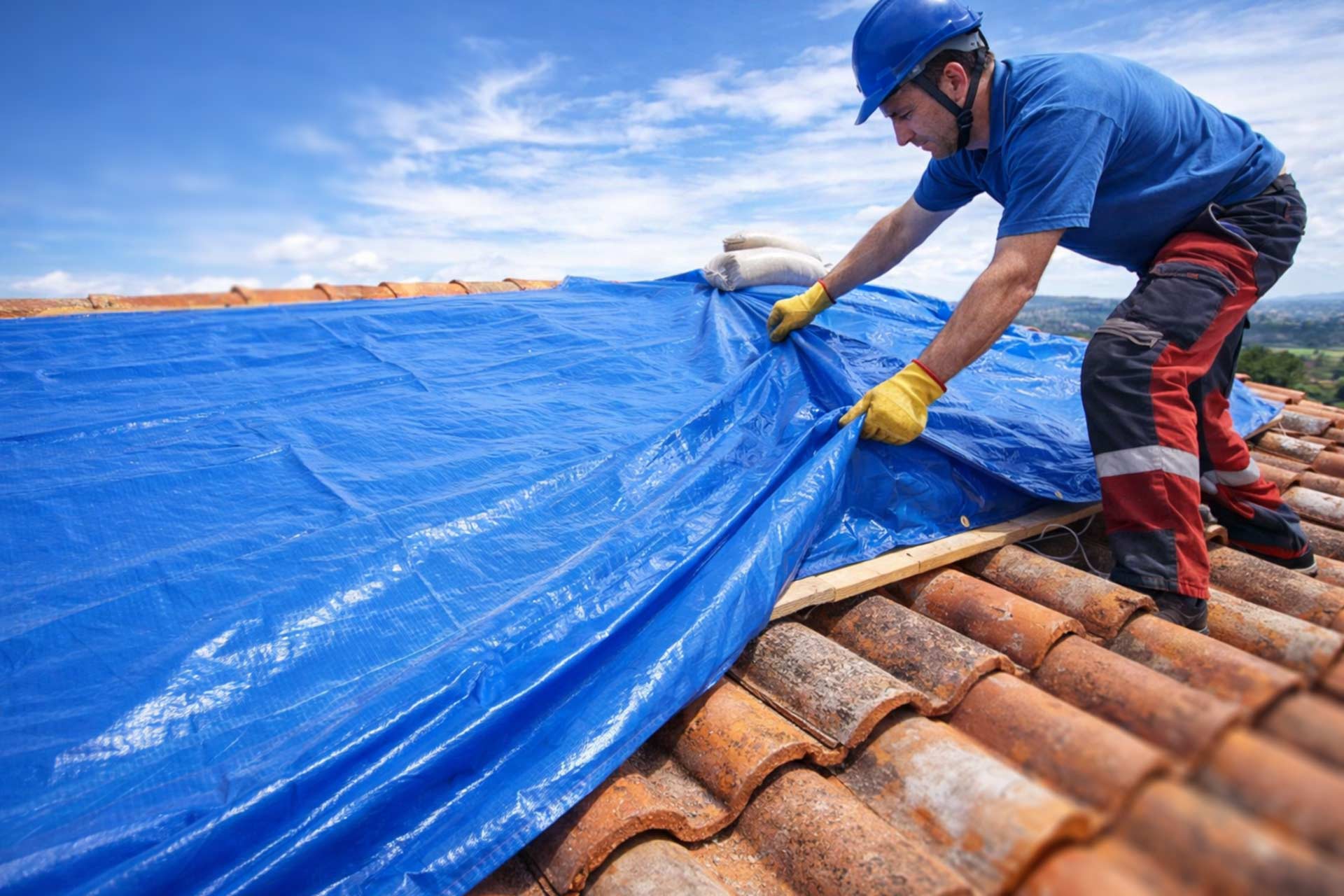 Bâchage toiture Sénas
